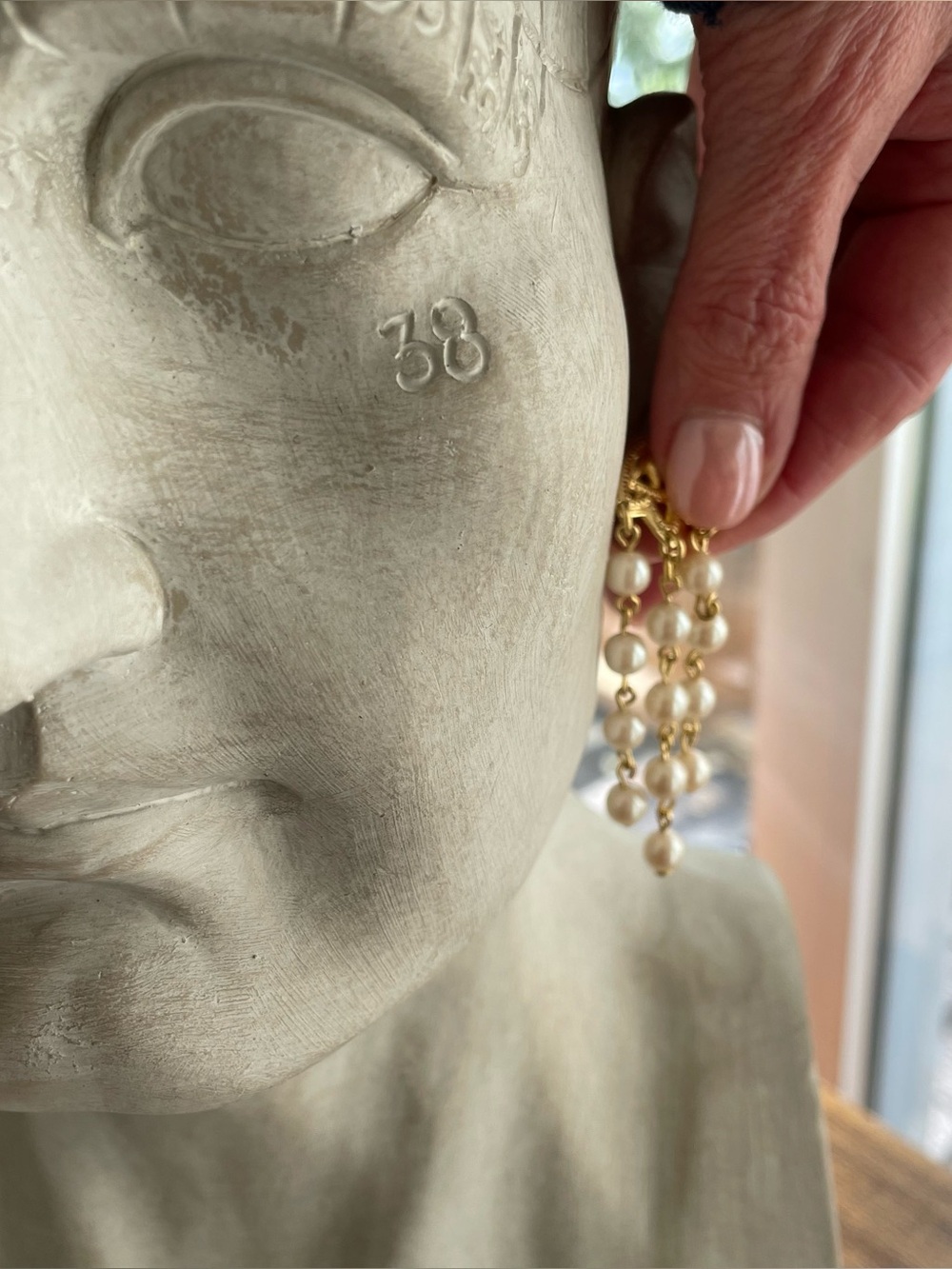 Pearl Cascade Filigree Dangle Earrings in Gold-tone Vintage - Picture 4 of 4